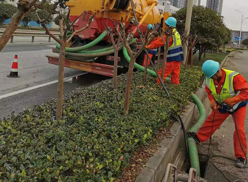 察隅市政管道清淤